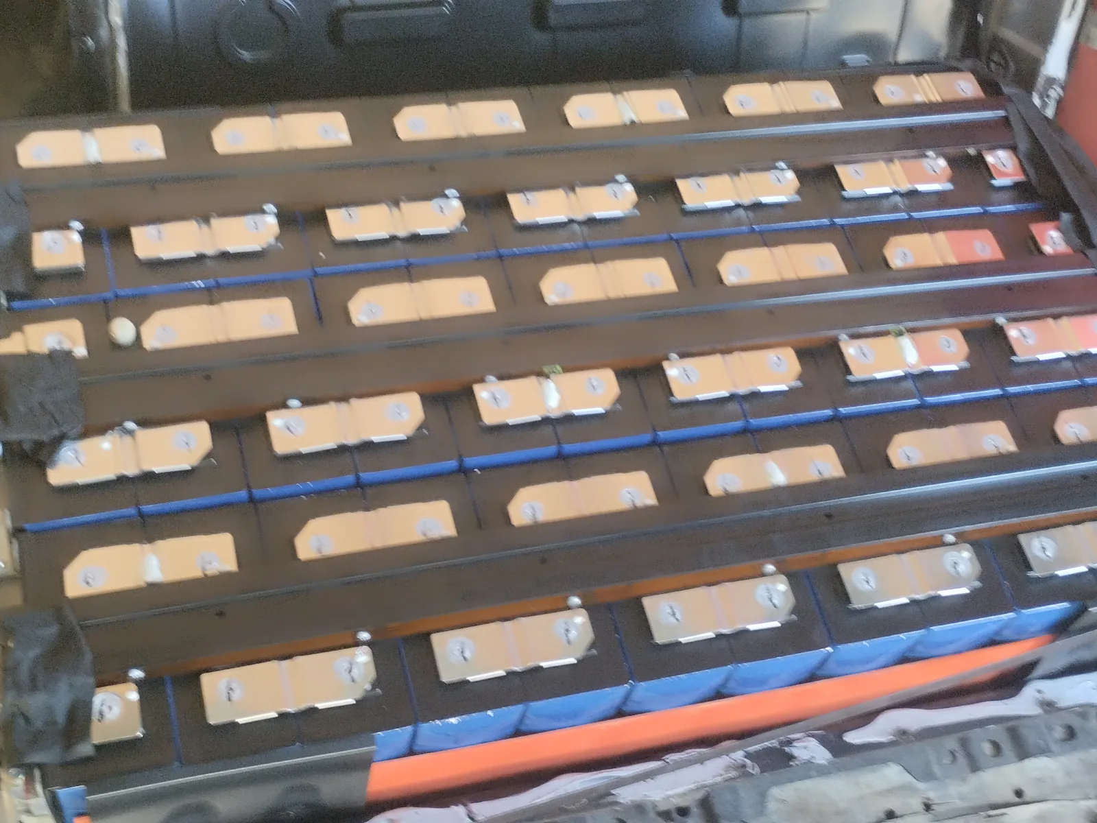 Open battery bank during UPS system maintenance