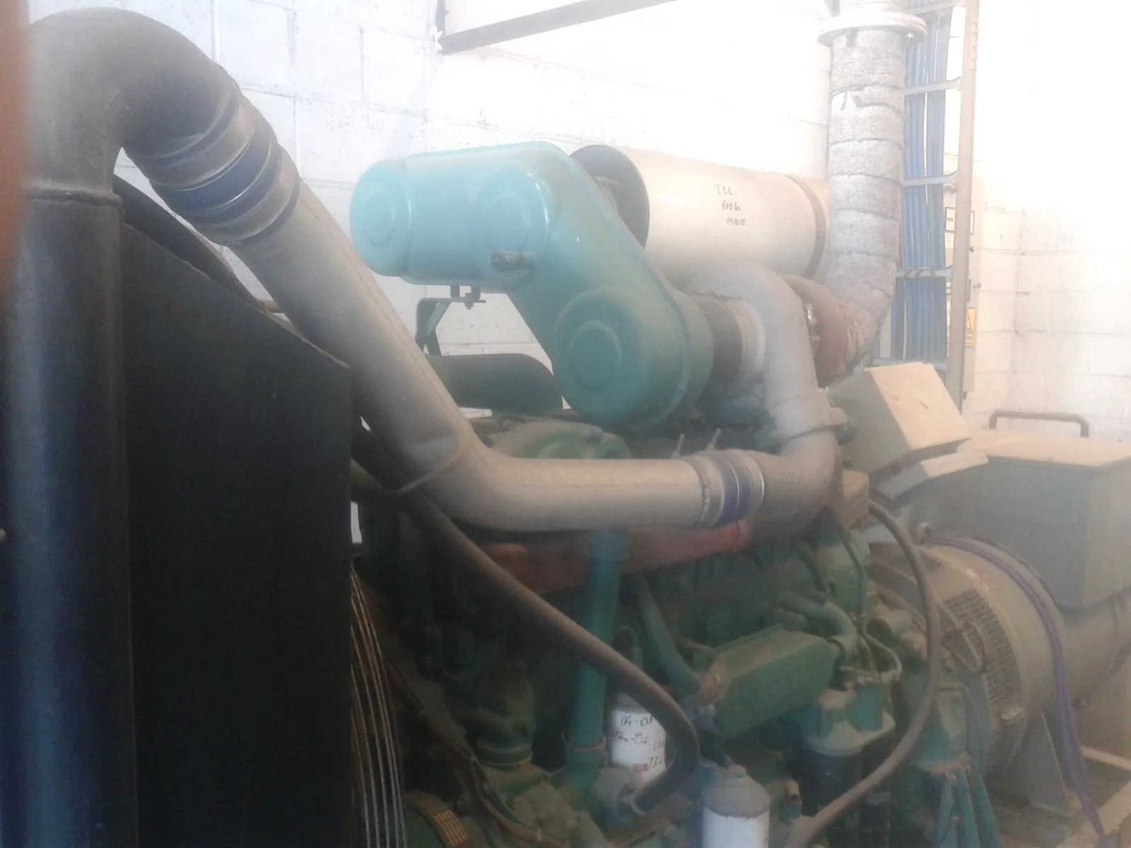 Generator engine during a maintenance intervention